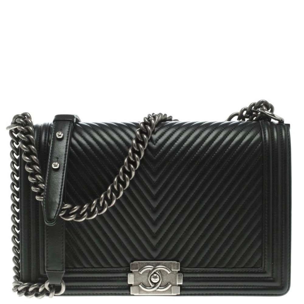 Chanel boy chevron bag